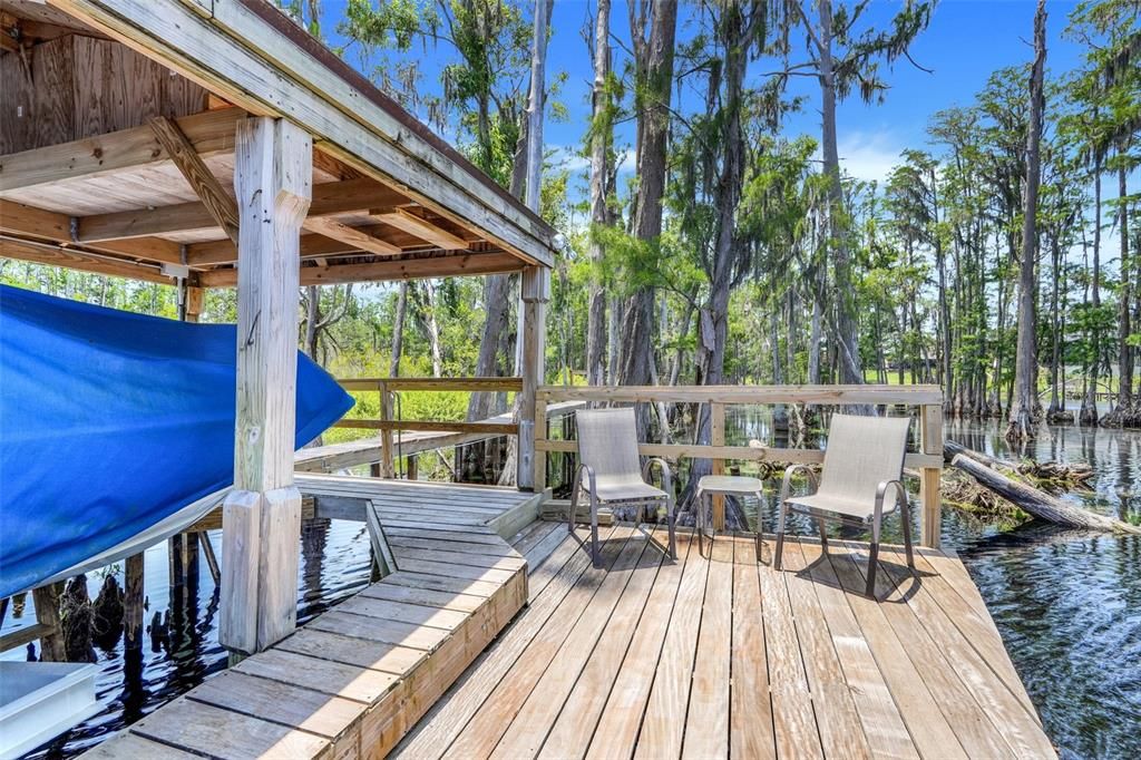 Activo con contrato: $930,000 (4 camas, 3 baños, 3178 Pies cuadrados)