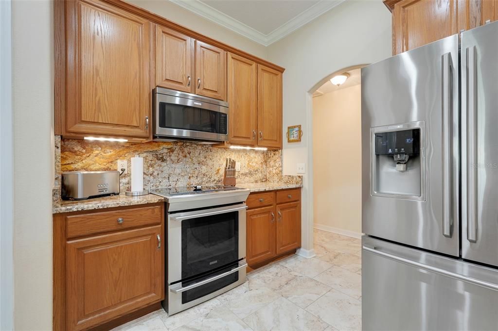 Activo con contrato: $930,000 (4 camas, 3 baños, 3178 Pies cuadrados)