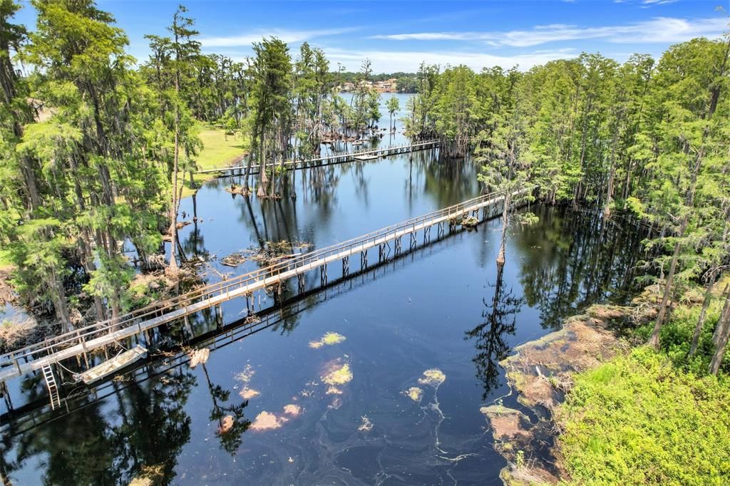 Activo con contrato: $930,000 (4 camas, 3 baños, 3178 Pies cuadrados)