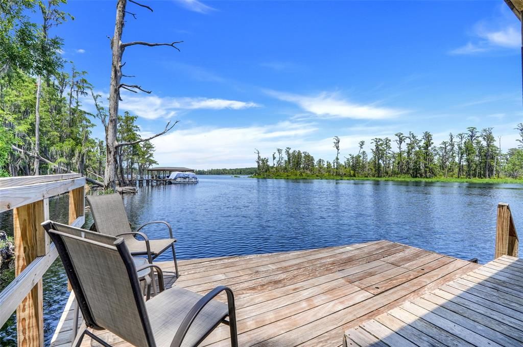 Activo con contrato: $930,000 (4 camas, 3 baños, 3178 Pies cuadrados)