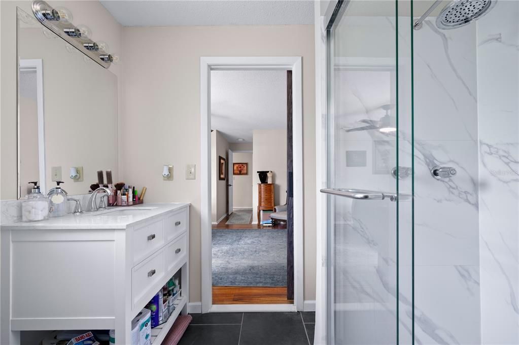 待售: $229,000 (2 贝兹, 2 浴室, 1309 平方英尺)