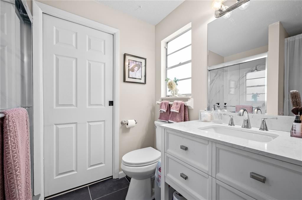 待售: $229,000 (2 贝兹, 2 浴室, 1309 平方英尺)