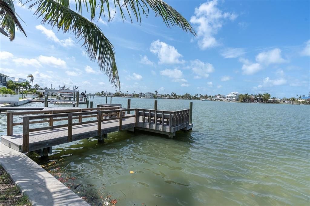 For Sale: $890,000 (0.18 acres)