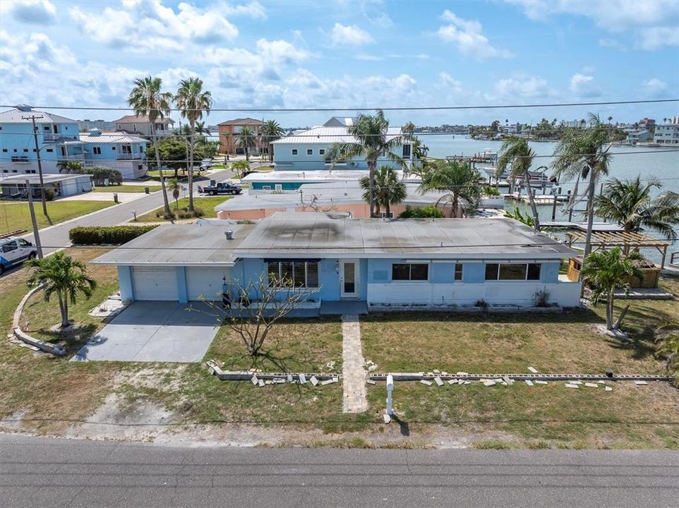 For Sale: $890,000 (0.18 acres)