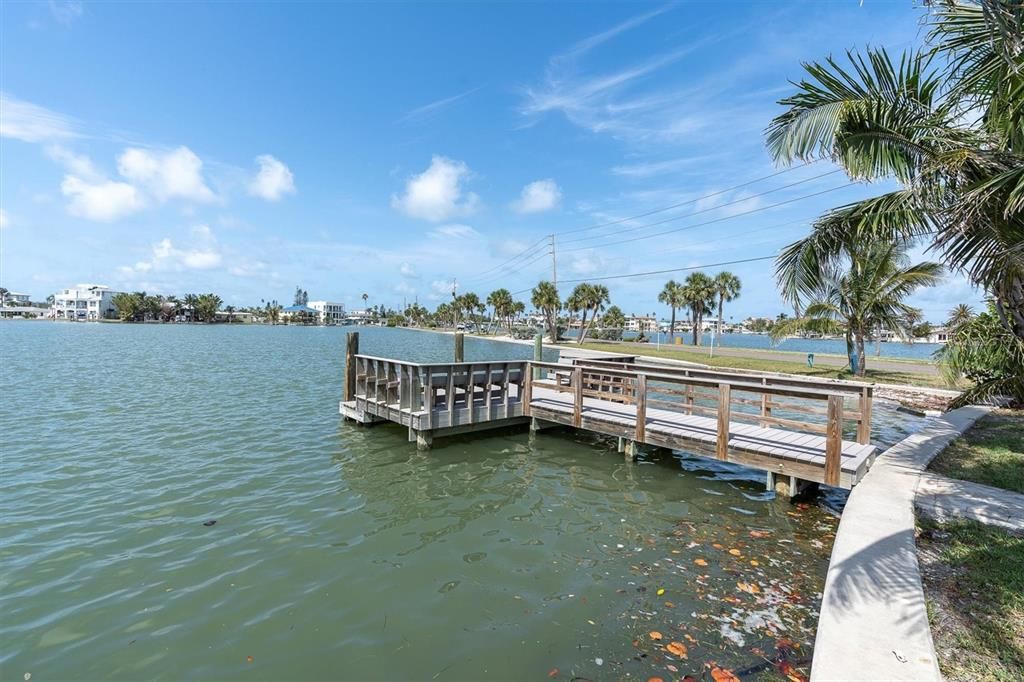 For Sale: $890,000 (0.18 acres)