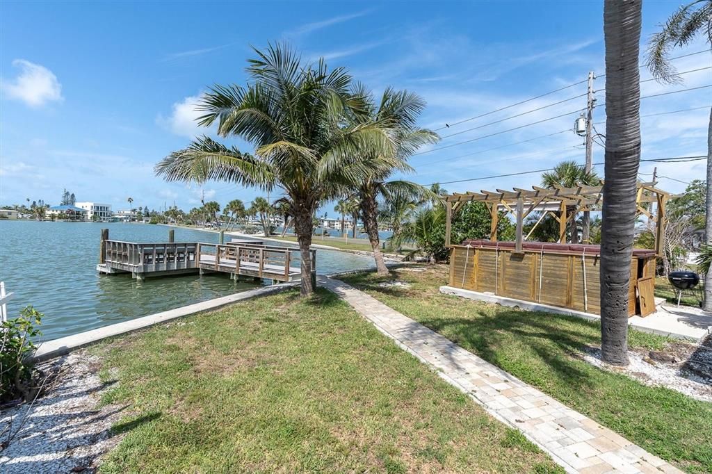 For Sale: $890,000 (0.18 acres)