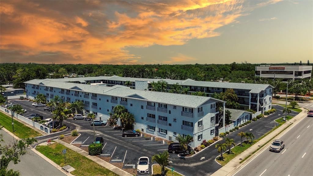 Под контрактом: $149,900 (1 спален, 1 ванн, 640 Квадратных фут)