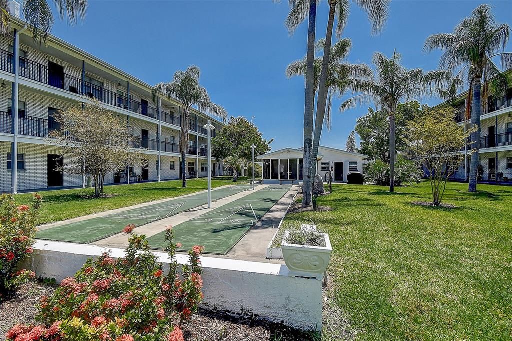 Под контрактом: $149,900 (1 спален, 1 ванн, 640 Квадратных фут)