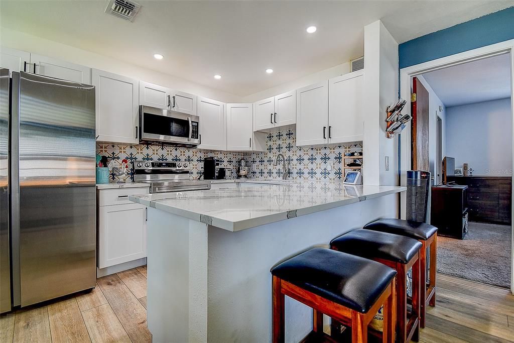 Под контрактом: $149,900 (1 спален, 1 ванн, 640 Квадратных фут)