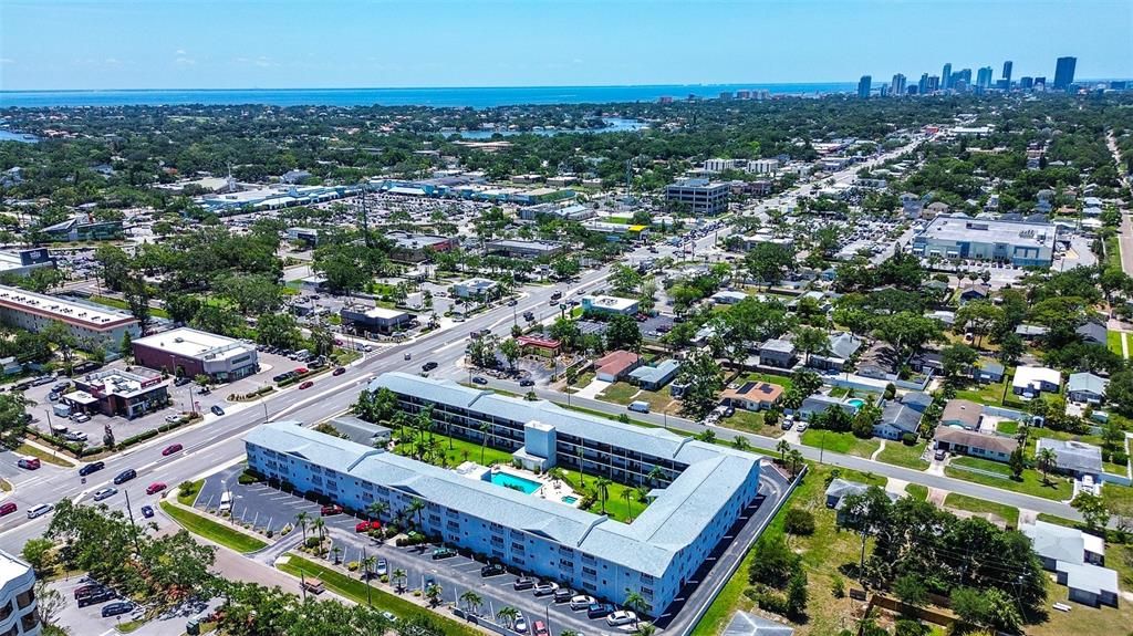 Под контрактом: $149,900 (1 спален, 1 ванн, 640 Квадратных фут)