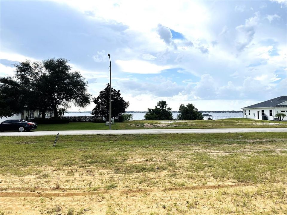 Activo con contrato: $69,500 (0.55 acres)