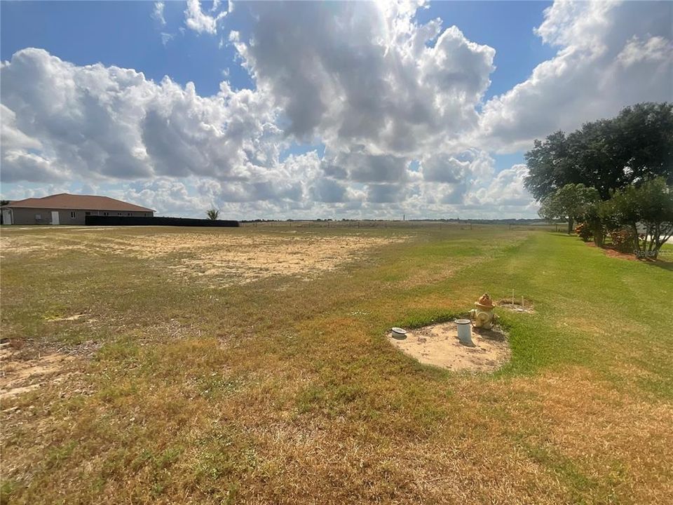 Activo con contrato: $69,500 (0.55 acres)