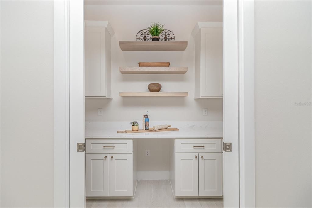 На продажу: $1,119,000 (4 спален, 3 ванн, 2800 Квадратных фут)