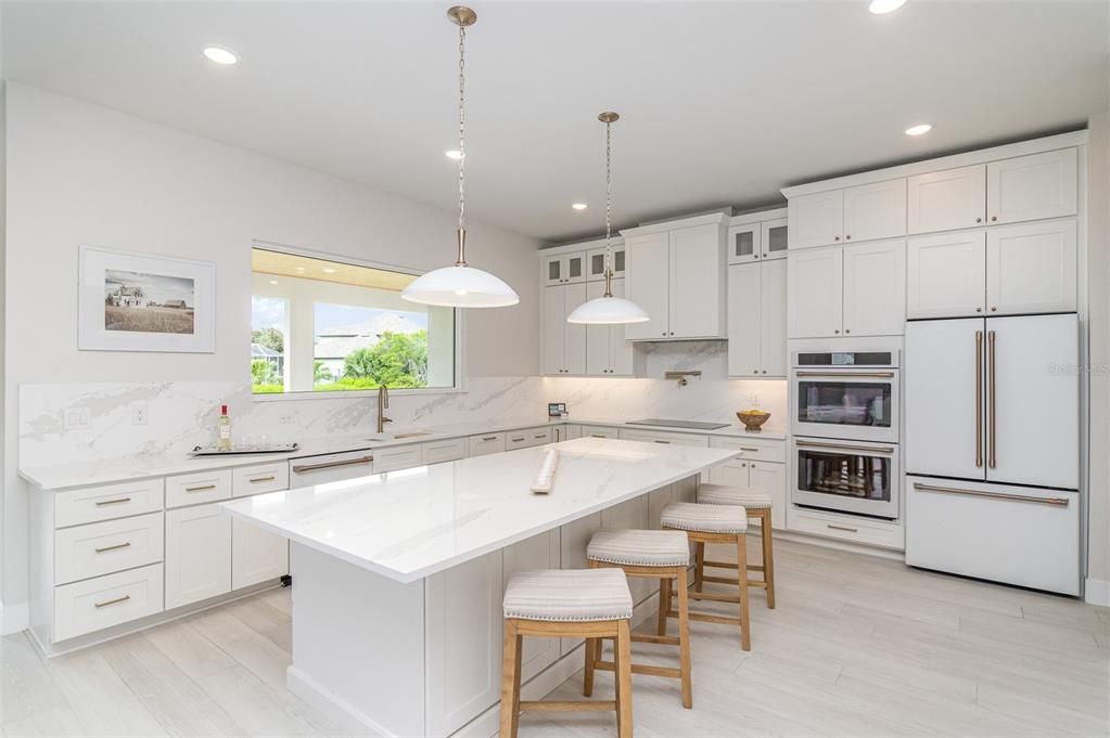 На продажу: $1,119,000 (4 спален, 3 ванн, 2800 Квадратных фут)