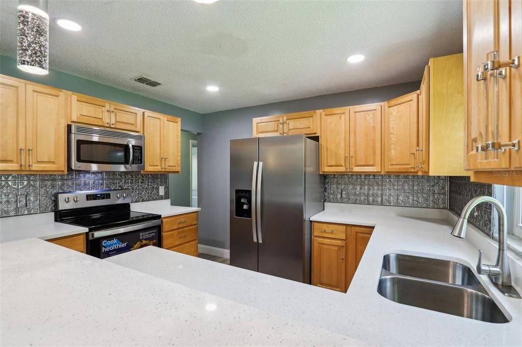 For Sale: $270,000 (3 beds, 1 baths, 1656 Square Feet)