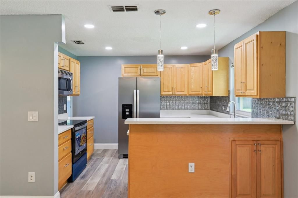 For Sale: $270,000 (3 beds, 1 baths, 1656 Square Feet)