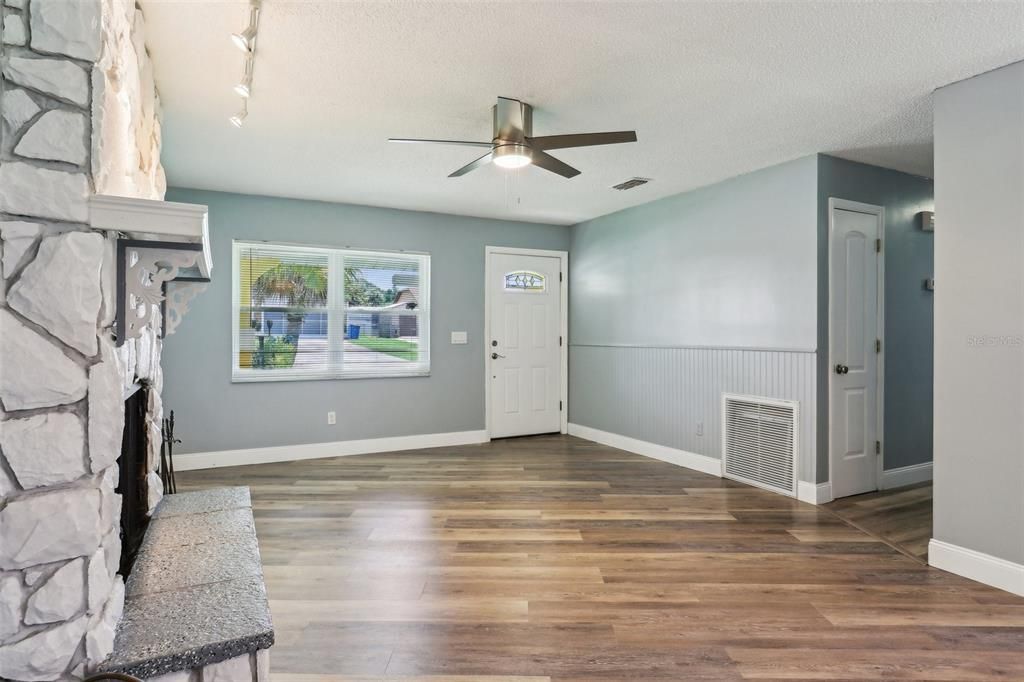 For Sale: $270,000 (3 beds, 1 baths, 1656 Square Feet)