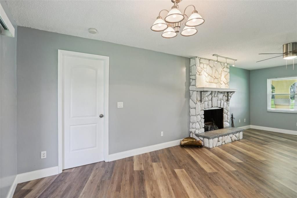 For Sale: $270,000 (3 beds, 1 baths, 1656 Square Feet)