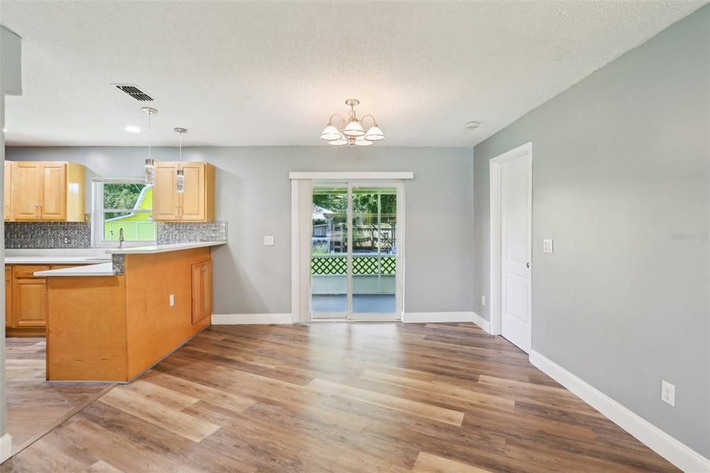 For Sale: $270,000 (3 beds, 1 baths, 1656 Square Feet)