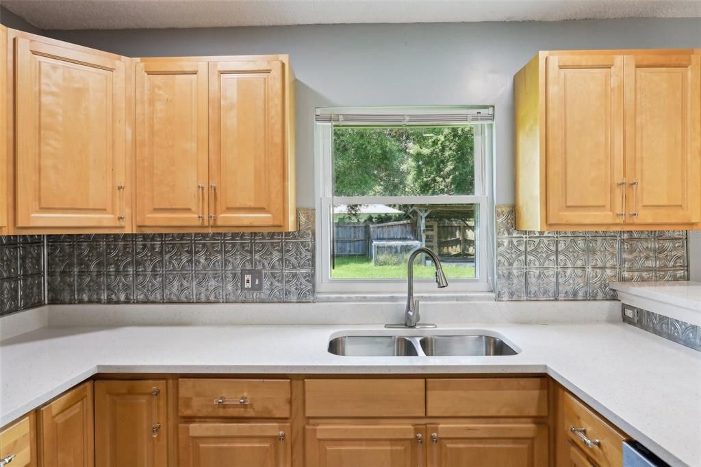 For Sale: $270,000 (3 beds, 1 baths, 1656 Square Feet)