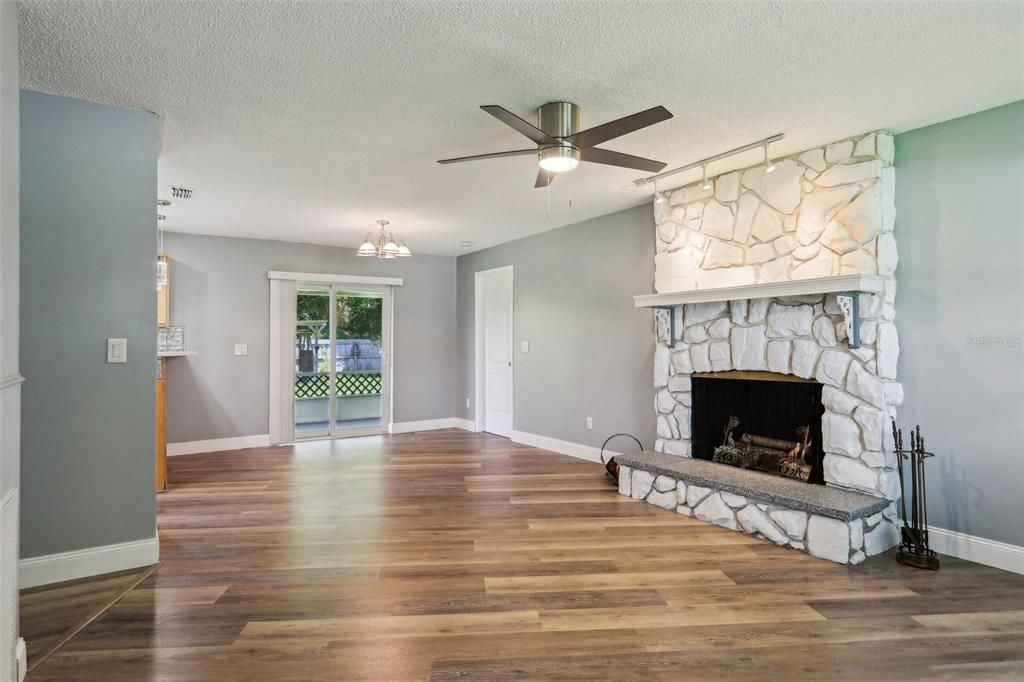 For Sale: $270,000 (3 beds, 1 baths, 1656 Square Feet)