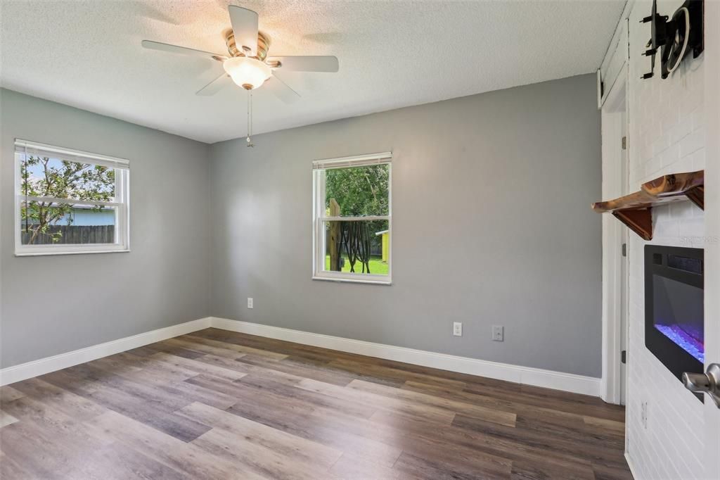 For Sale: $270,000 (3 beds, 1 baths, 1656 Square Feet)