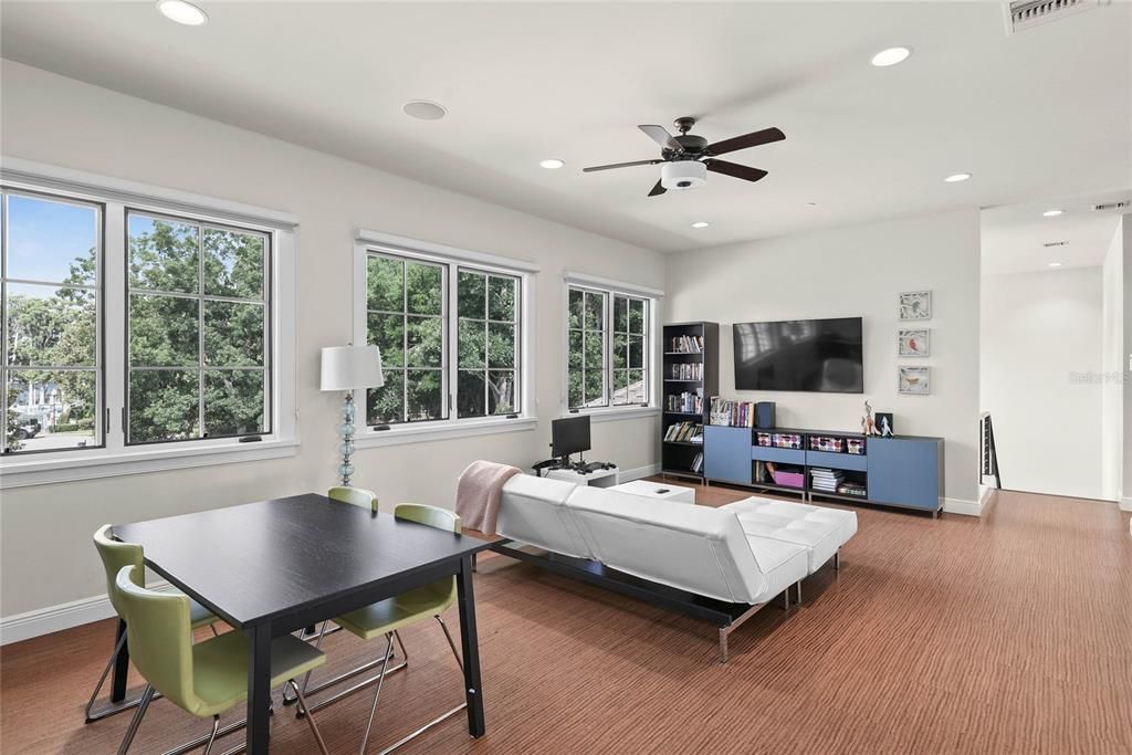 En Venta: $8,500,000 (5 camas, 6 baños, 6502 Pies cuadrados)