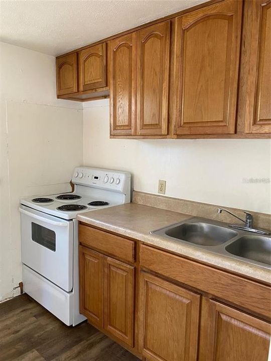 En Venta: $202,000 (2 camas, 0 baños, 1027 Pies cuadrados)