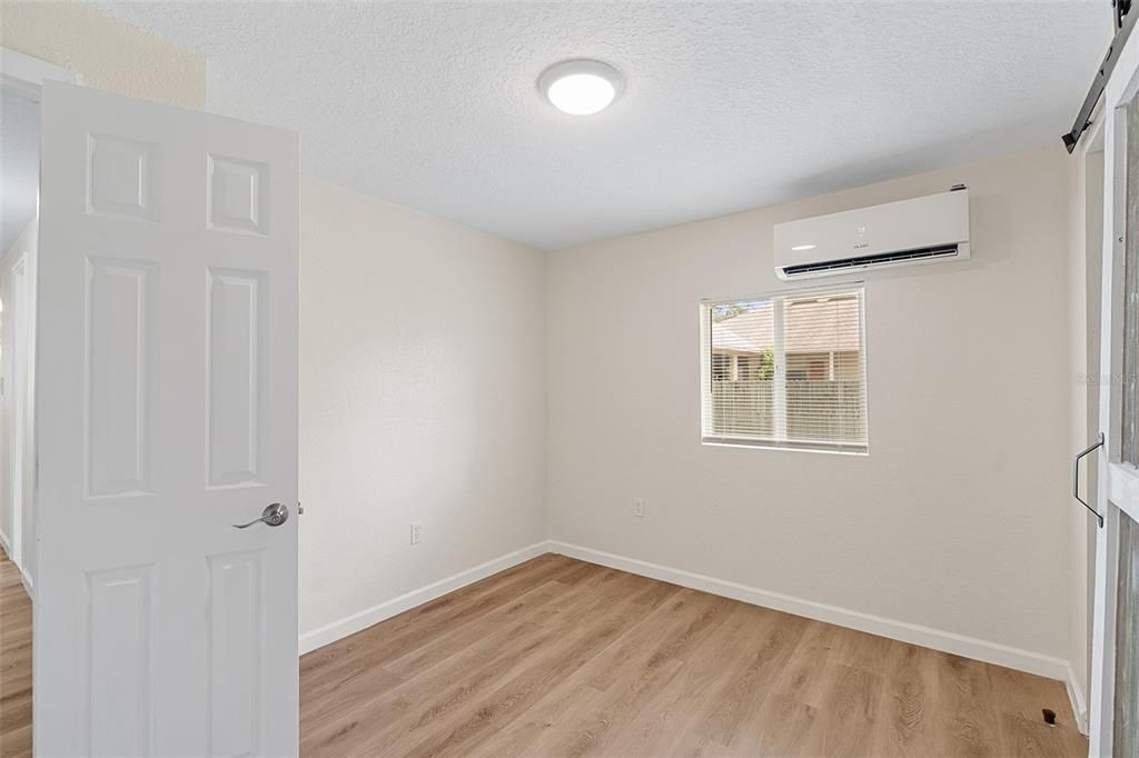 На продажу: $250,000 (3 спален, 2 ванн, 1152 Квадратных фут)