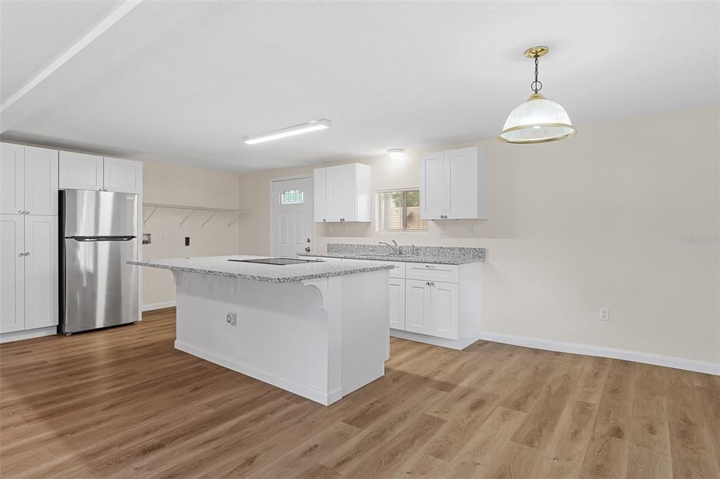 На продажу: $250,000 (3 спален, 2 ванн, 1152 Квадратных фут)