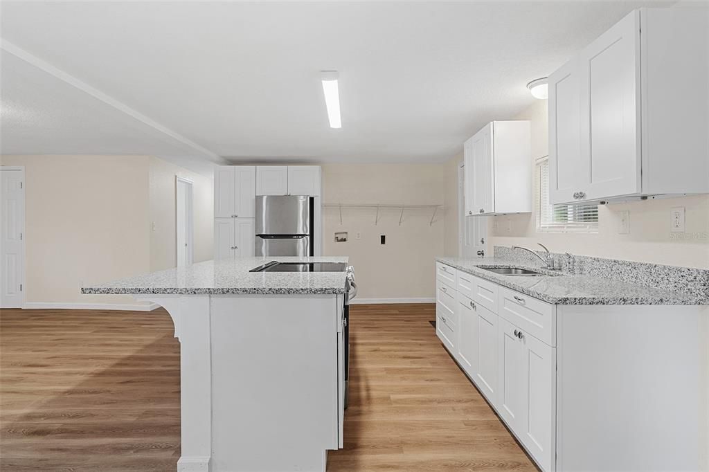 На продажу: $250,000 (3 спален, 2 ванн, 1152 Квадратных фут)