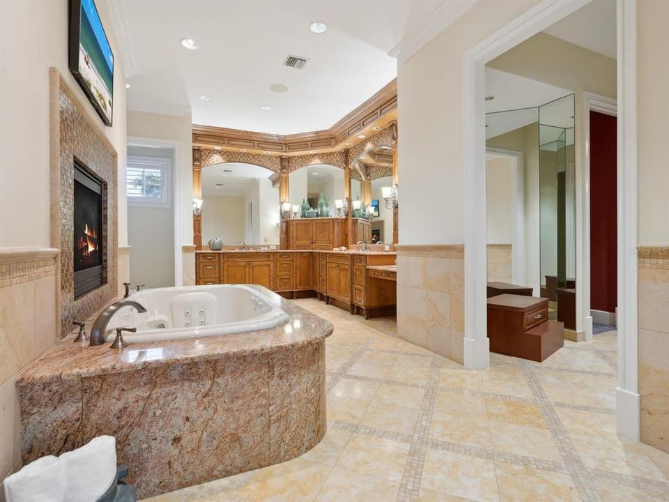 For Sale: $17,350,000 (6 beds, 7 baths, 11588 Square Feet)