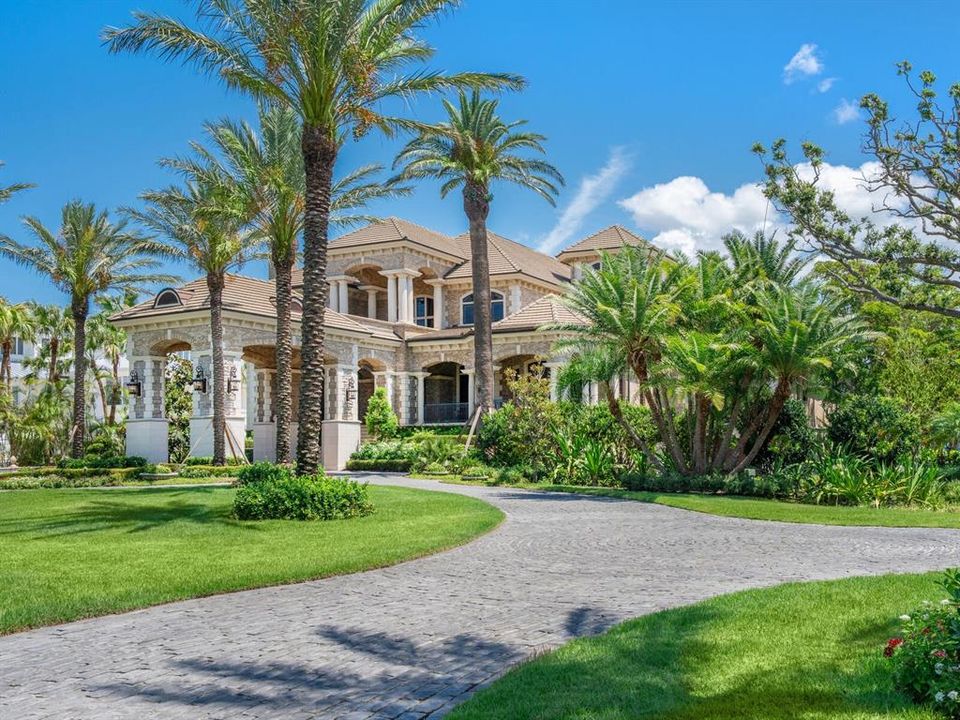 For Sale: $17,350,000 (6 beds, 7 baths, 11588 Square Feet)