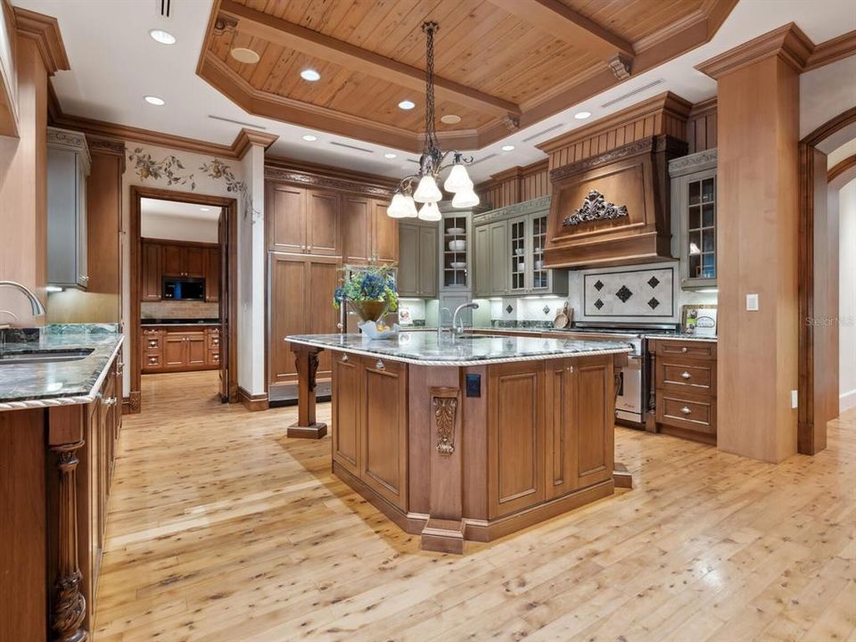 For Sale: $17,350,000 (6 beds, 7 baths, 11588 Square Feet)