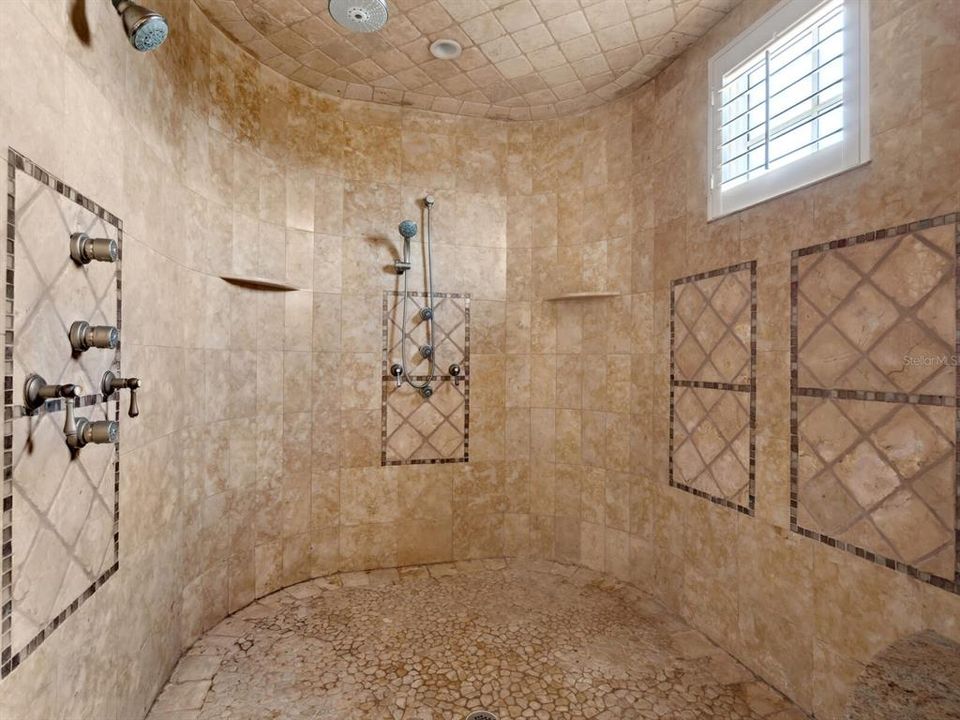 For Sale: $17,350,000 (6 beds, 7 baths, 11588 Square Feet)