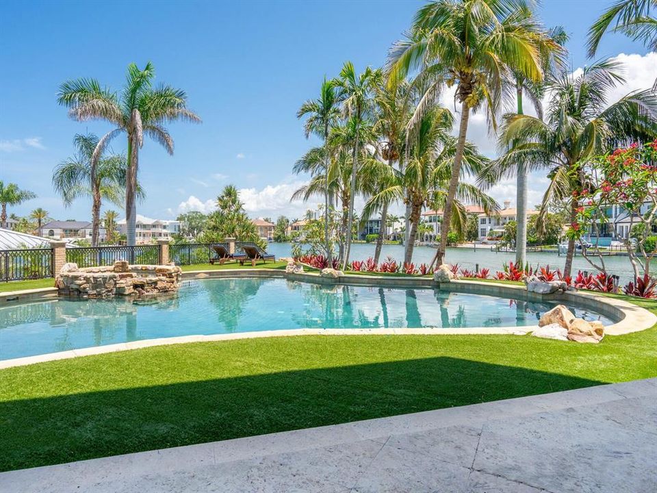 For Sale: $17,350,000 (6 beds, 7 baths, 11588 Square Feet)