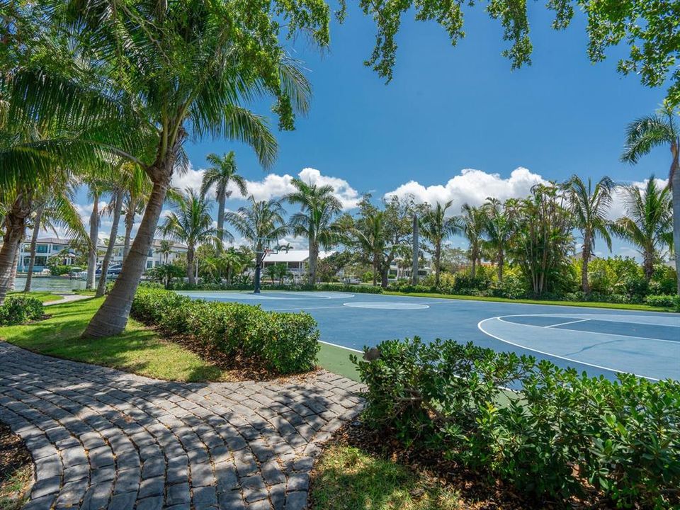 For Sale: $17,350,000 (6 beds, 7 baths, 11588 Square Feet)