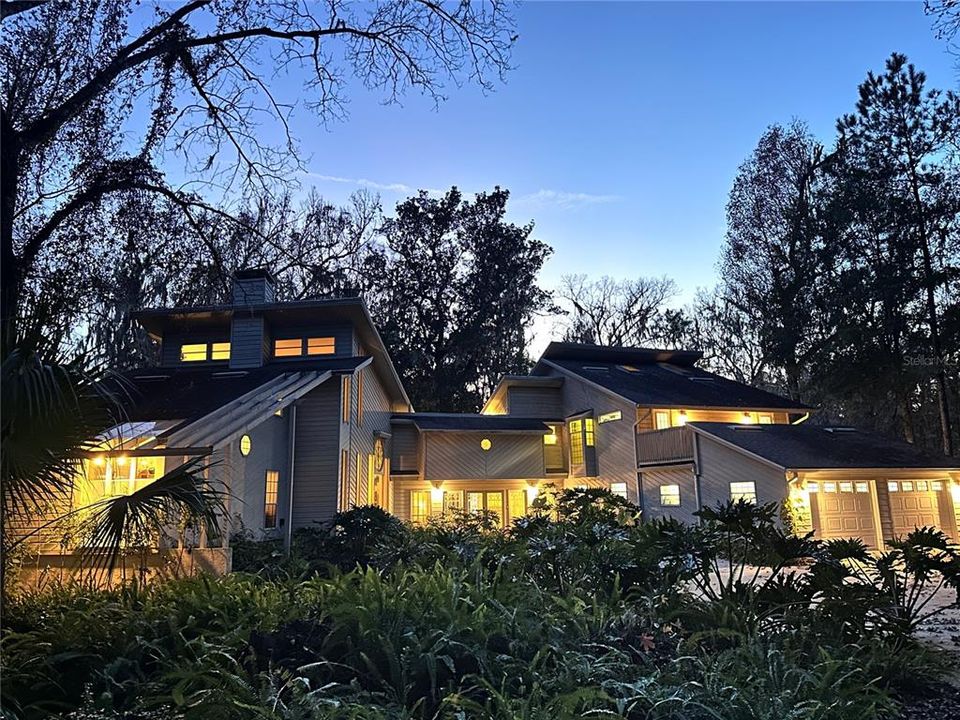 Active With Contract: $749,999 (4 beds, 4 baths, 5287 Square Feet)