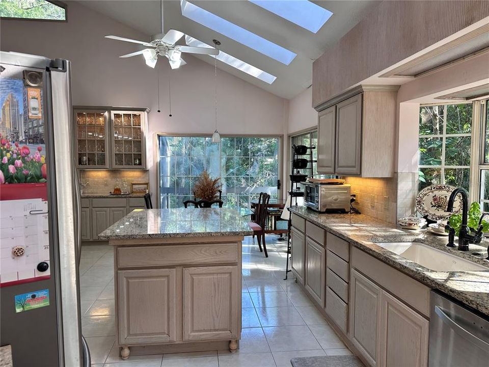 Active With Contract: $749,999 (4 beds, 4 baths, 5287 Square Feet)