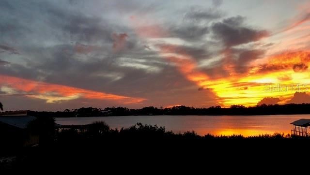 For Sale: $1,150,000 (4 beds, 3 baths, 2876 Square Feet)