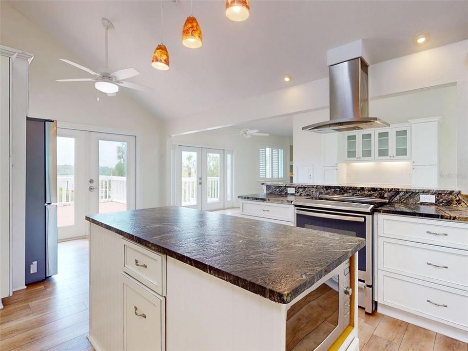 For Sale: $1,150,000 (4 beds, 3 baths, 2876 Square Feet)