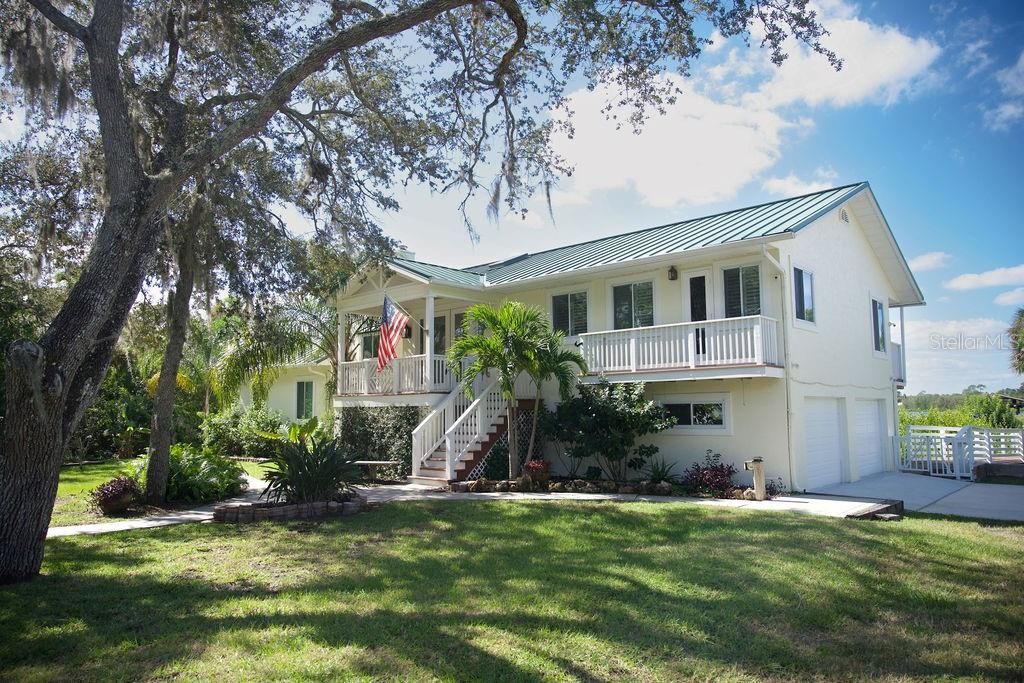 For Sale: $1,150,000 (4 beds, 3 baths, 2876 Square Feet)