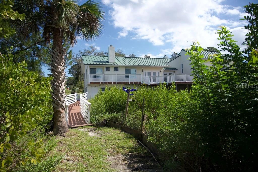 For Sale: $1,150,000 (4 beds, 3 baths, 2876 Square Feet)