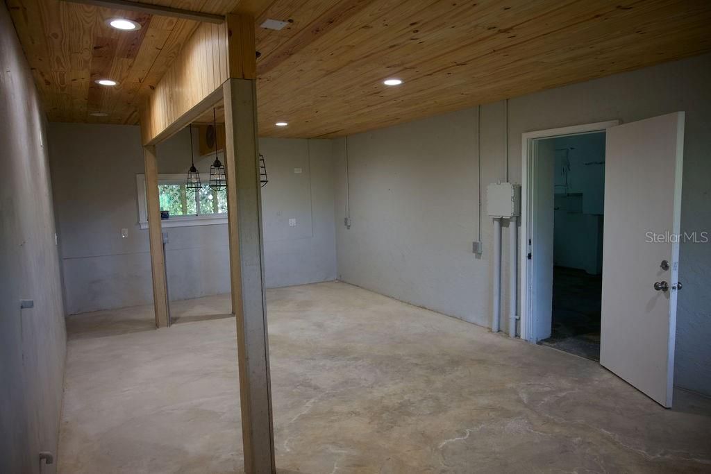 For Sale: $1,150,000 (4 beds, 3 baths, 2876 Square Feet)