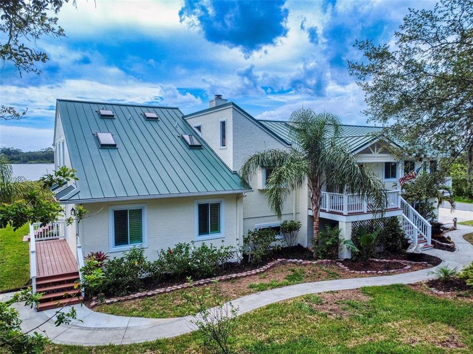 For Sale: $1,150,000 (4 beds, 3 baths, 2876 Square Feet)