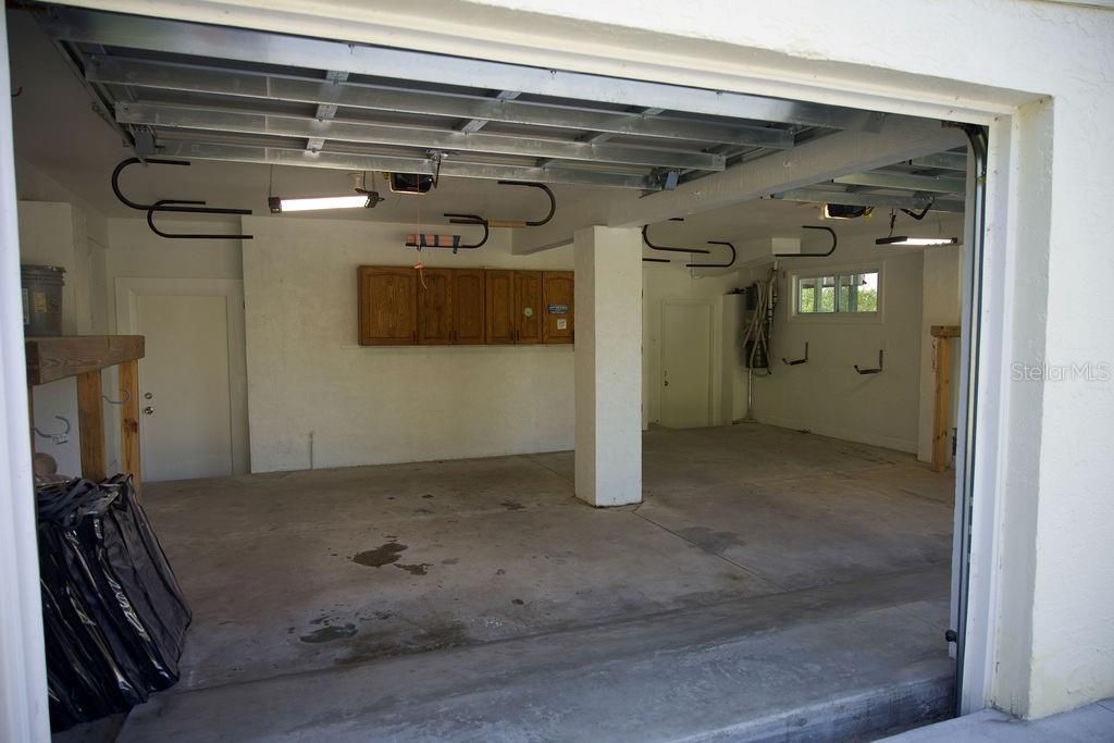 For Sale: $1,150,000 (4 beds, 3 baths, 2876 Square Feet)