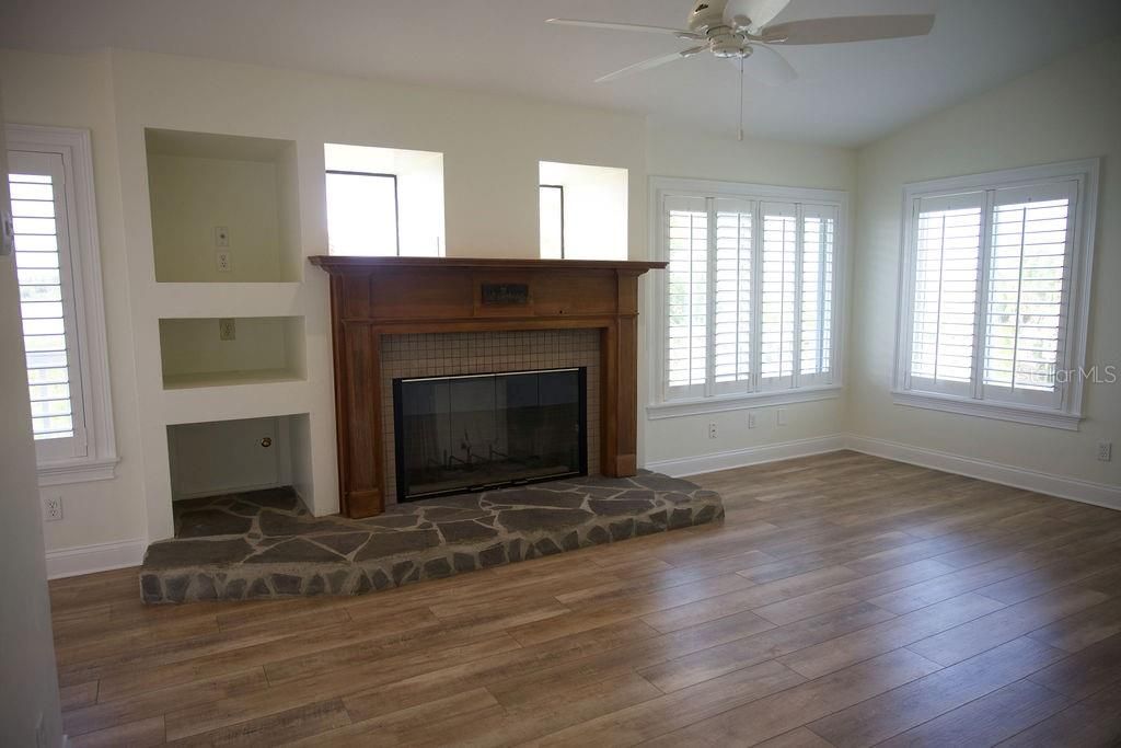 For Sale: $1,150,000 (4 beds, 3 baths, 2876 Square Feet)