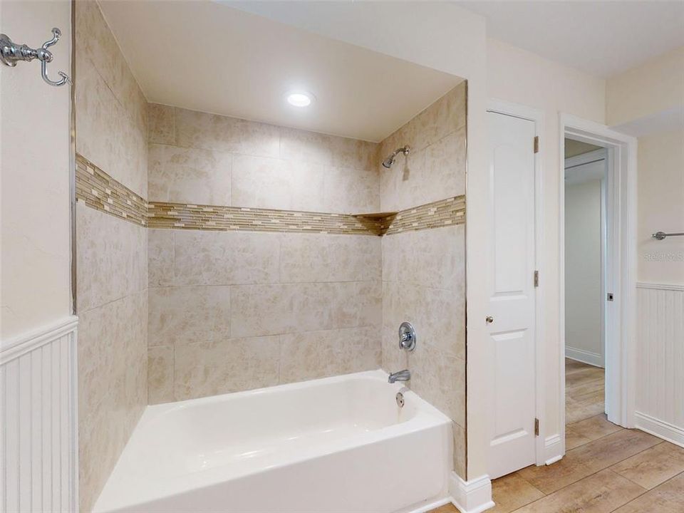 For Sale: $1,150,000 (4 beds, 3 baths, 2876 Square Feet)