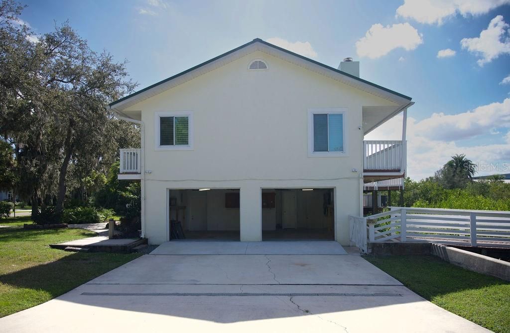 For Sale: $1,150,000 (4 beds, 3 baths, 2876 Square Feet)