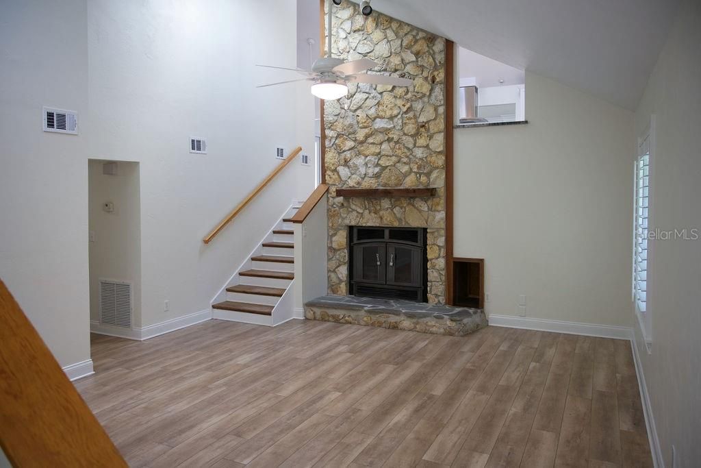 For Sale: $1,150,000 (4 beds, 3 baths, 2876 Square Feet)